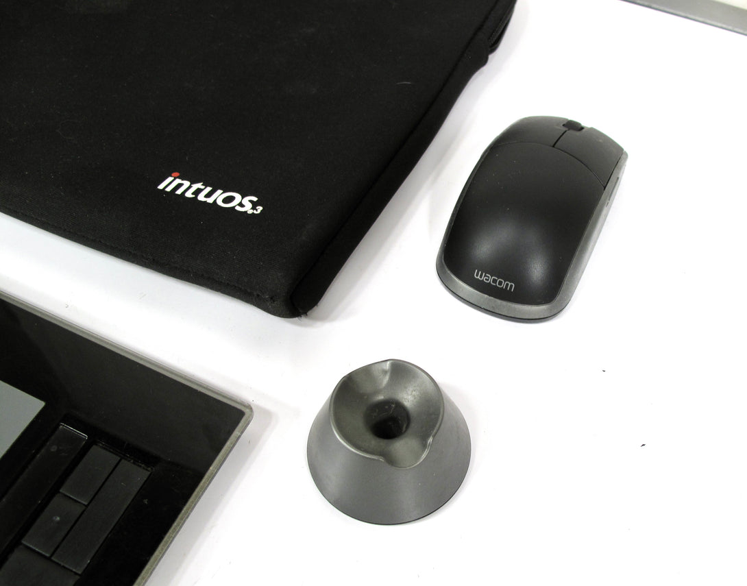 Wacom Intuos 3 Drawing Tablet PTZ-630 w/ Mouse, Pen, and Accessories ...