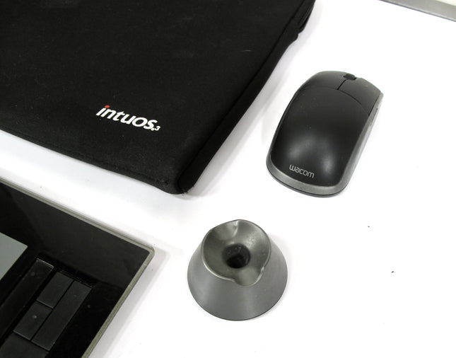 Wacom Intuos 3 Drawing Tablet PTZ-630 w/ Mouse, Pen, and Accessories