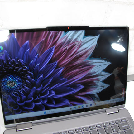 Lenovo Yoga 7 14ahp9 AMD Ryzen 7 8840HS 3.30GHz  1TB 16GB Radeon 780M Touch PC