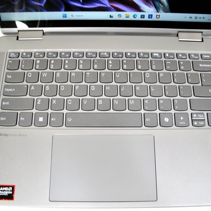Lenovo Yoga 7 14ahp9 AMD Ryzen 7 8840HS 3.30GHz  1TB 16GB Radeon 780M Touch PC