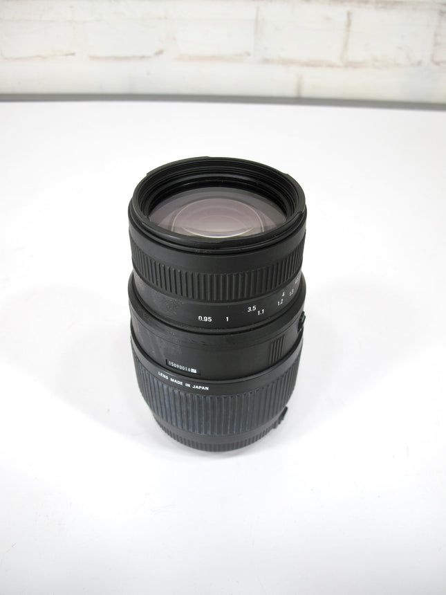 Sigma 70-300mm f/4-5.6 DG Macro Telephoto Zoom Lens for Canon SLR Cameras