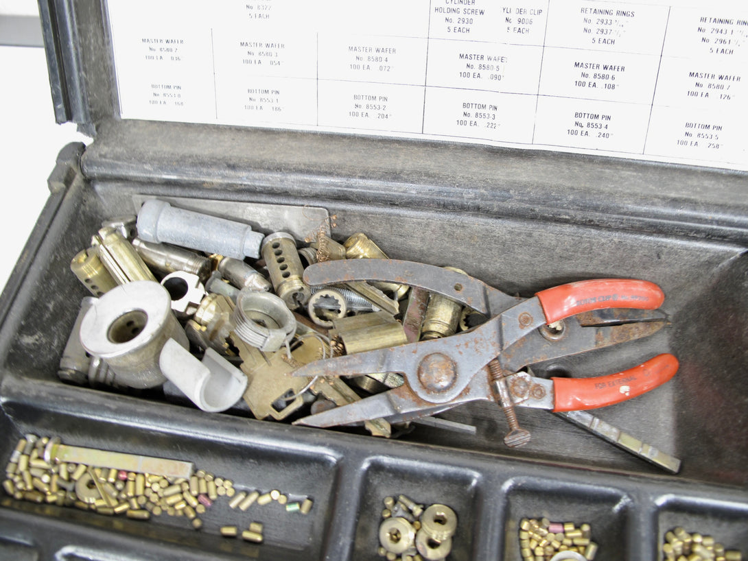 Weiser Keying Kit 1387. Door Locks. Includes Tools, Pins, Springs, & C ...