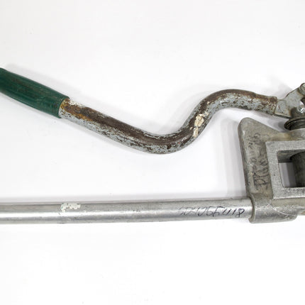 Greenlee 710 Metal Stud Punch Knockout Tool 1-11/32" Hole Size