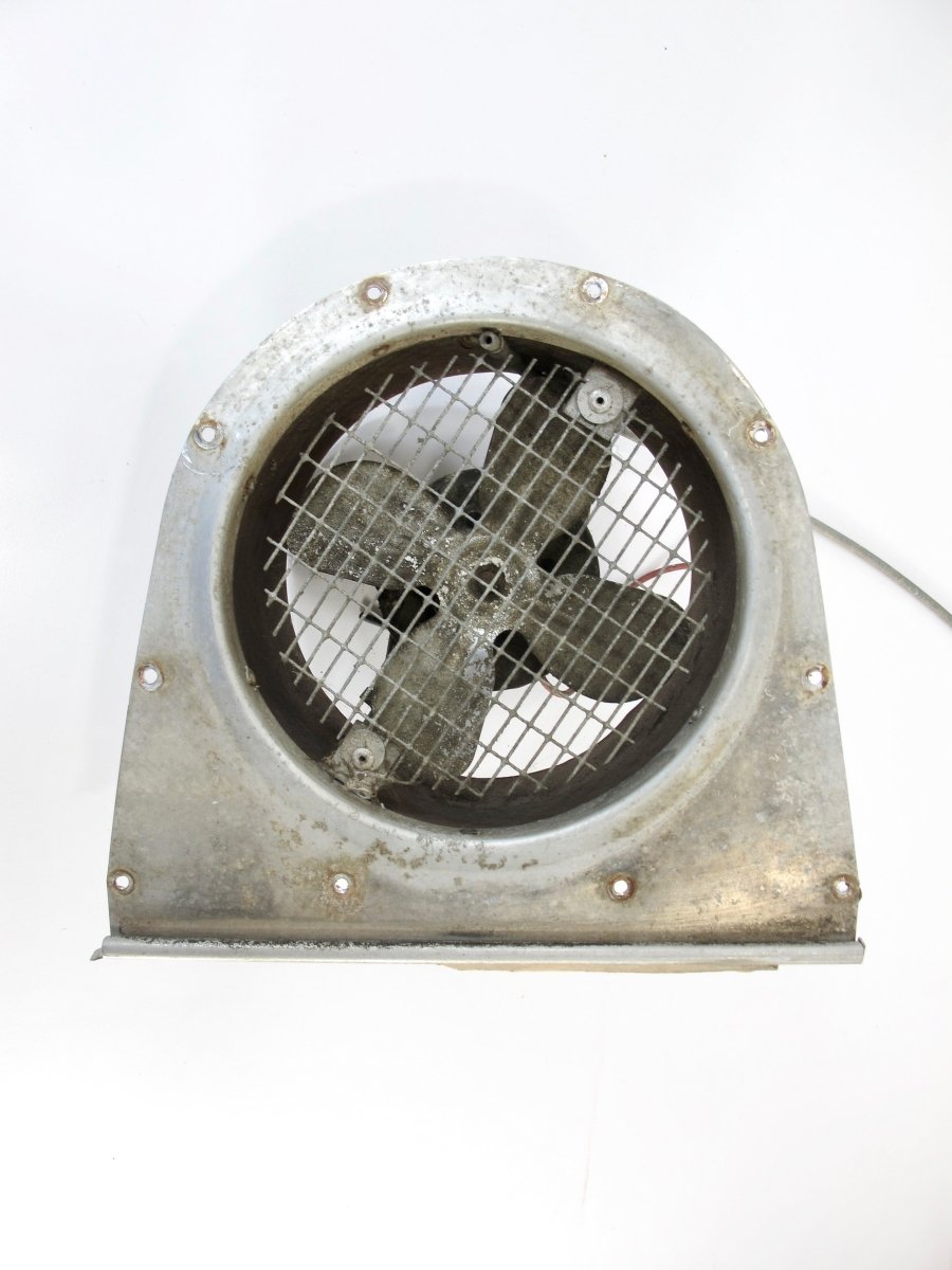 Airstream Original 1970s 6 Inch Kitchen Vent Fan - ZeereeZ