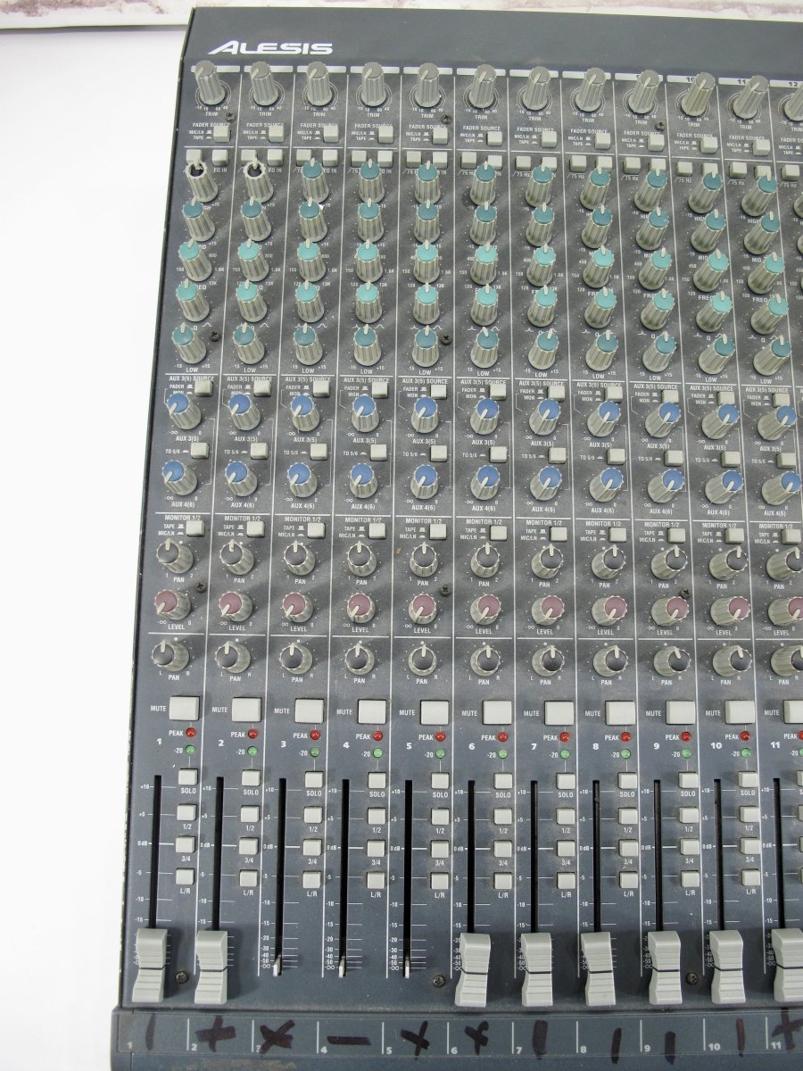 Alesis Studio 32 Professional 32 Channel 4 Bus Analog Mixer Recording Console - ZeereeZ