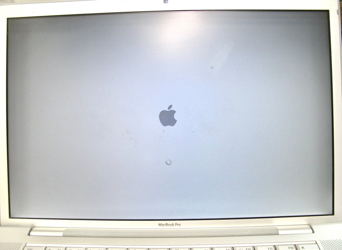 Apple MacBook Pro A1211 15" 2.33GHz Core 2 Duo 120GB HDD 2GB - ZeereeZ