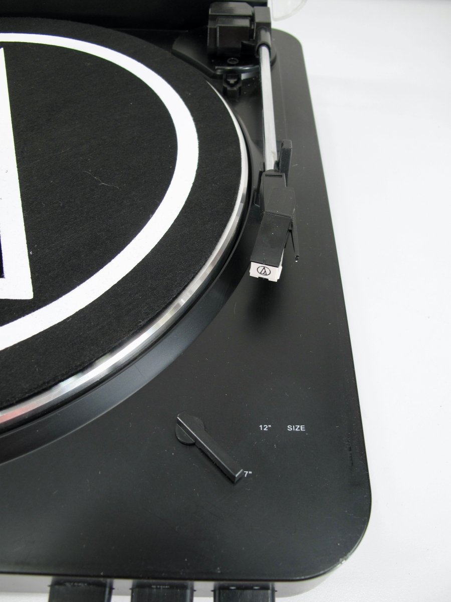 Audio Technica AT - LP60 Fully Auto Belt Drive Stereo Phono/Line Level Turntable - ZeereeZ