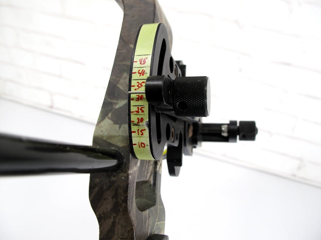 Bear Element RH 60 lb 29" Draw Compound Bow - ZeereeZ