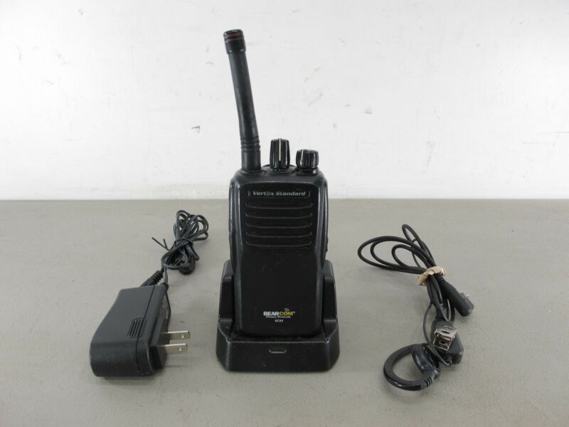 Bearcom Vertex Standard BC95 Commercial Retail 2 Two Way Radio w/ Dock & Mic - ZeereeZ