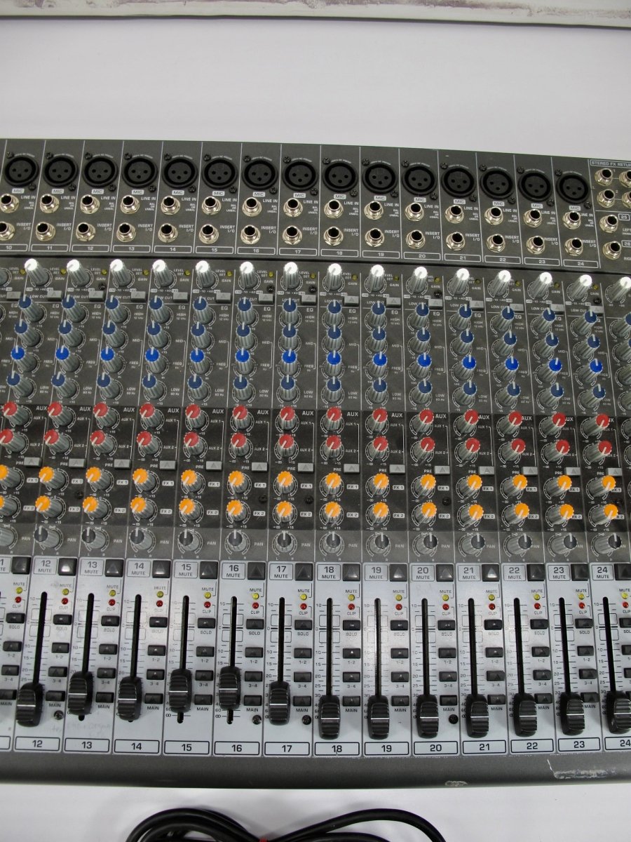 Behringer Eurodesk SX3242FX 32 Input 4 Bus Mixer with Effects - ZeereeZ