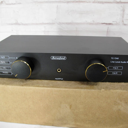 Beresford TC - 7240 4 - way RCA Phono Line Amp Router Audio Switcher Selector - ZeereeZ