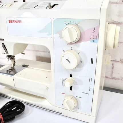 Bernina 1008 Mechanical Sewing Machine w/ Presser Feet - ZeereeZ