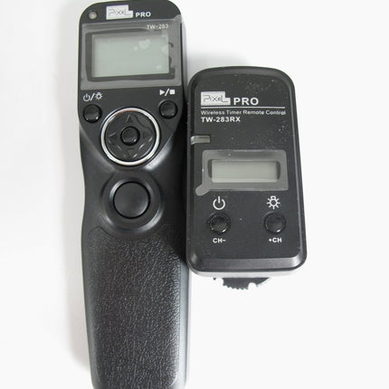 Black Magic Cinema Movie Camera 2.5K EF Mount with 3 Lenses - ZeereeZ