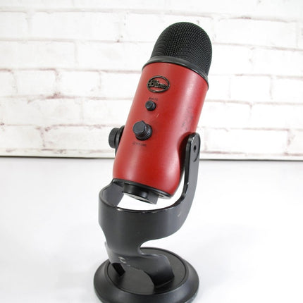 Blue Microphones Yeti Professional Multi - Pattern USB Microphone (Satin Red) - ZeereeZ