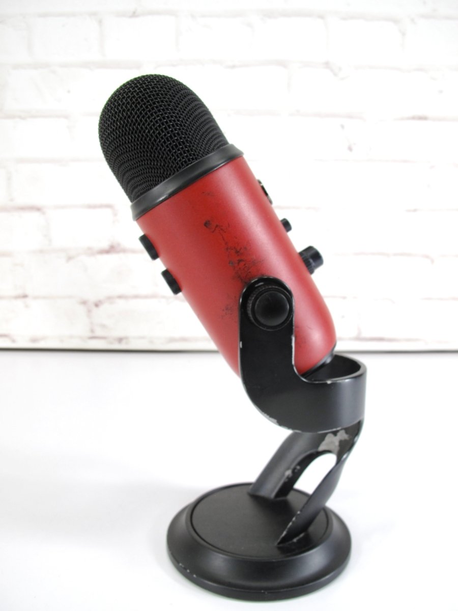 Blue Microphones Yeti Professional Multi - Pattern USB Microphone (Satin Red) - ZeereeZ