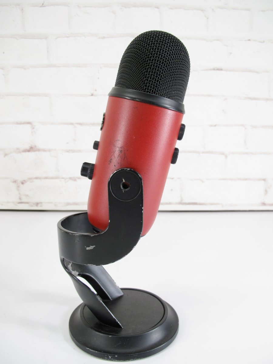 Blue Microphones Yeti Professional Multi - Pattern USB Microphone (Satin Red) - ZeereeZ