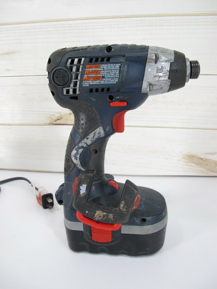 Bosch 23618 Impactor 18 - Volt Ni - Cad Cordless Impact Driver w/ Battery Bundle - ZeereeZ