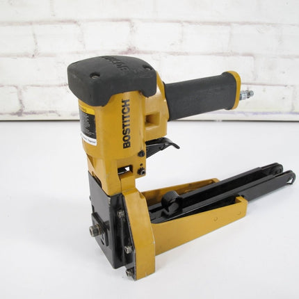 Bostitch DS - 3219 Pneumatic Stick Carton Stapler 1 - 1/4" - 6154093 - ZeereeZ