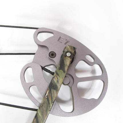 Bowtech Old Glory RH 26 - 32" Draw 40 - 70 LB Camp 307 - 315FPS Compound Bow - ZeereeZ