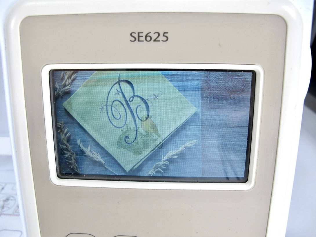 Brother SE625 Computerized Sewing & Embroidery Machine with Color LCD Display - ZeereeZ