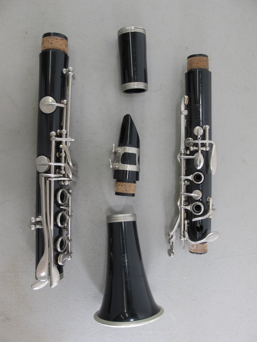 Bundy 577 Student Model Bb Clarinet with Mouthpiece & Case - ZeereeZ