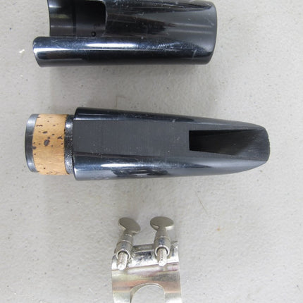 Bundy Resonite Student Model Bb Open Hole Clarinet w/ Case - ZeereeZ