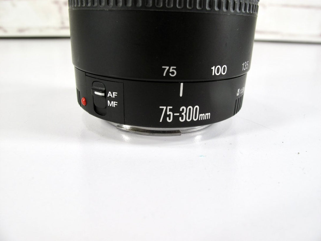 Canon EF III 75 - 300mm f/4 - 5.6 AF Digital SLR Camera Zoom Lens - ZeereeZ