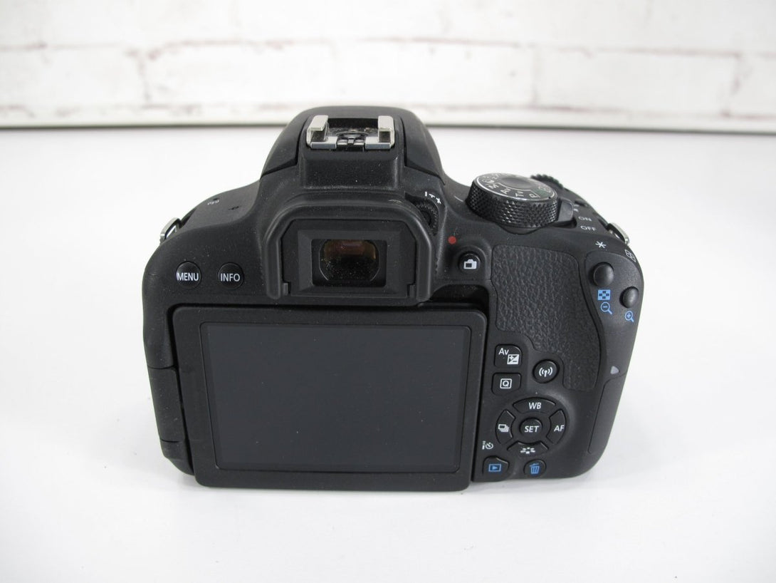 Canon EOS Rebel 800D / T7i DSLR Camera Body - ZeereeZ