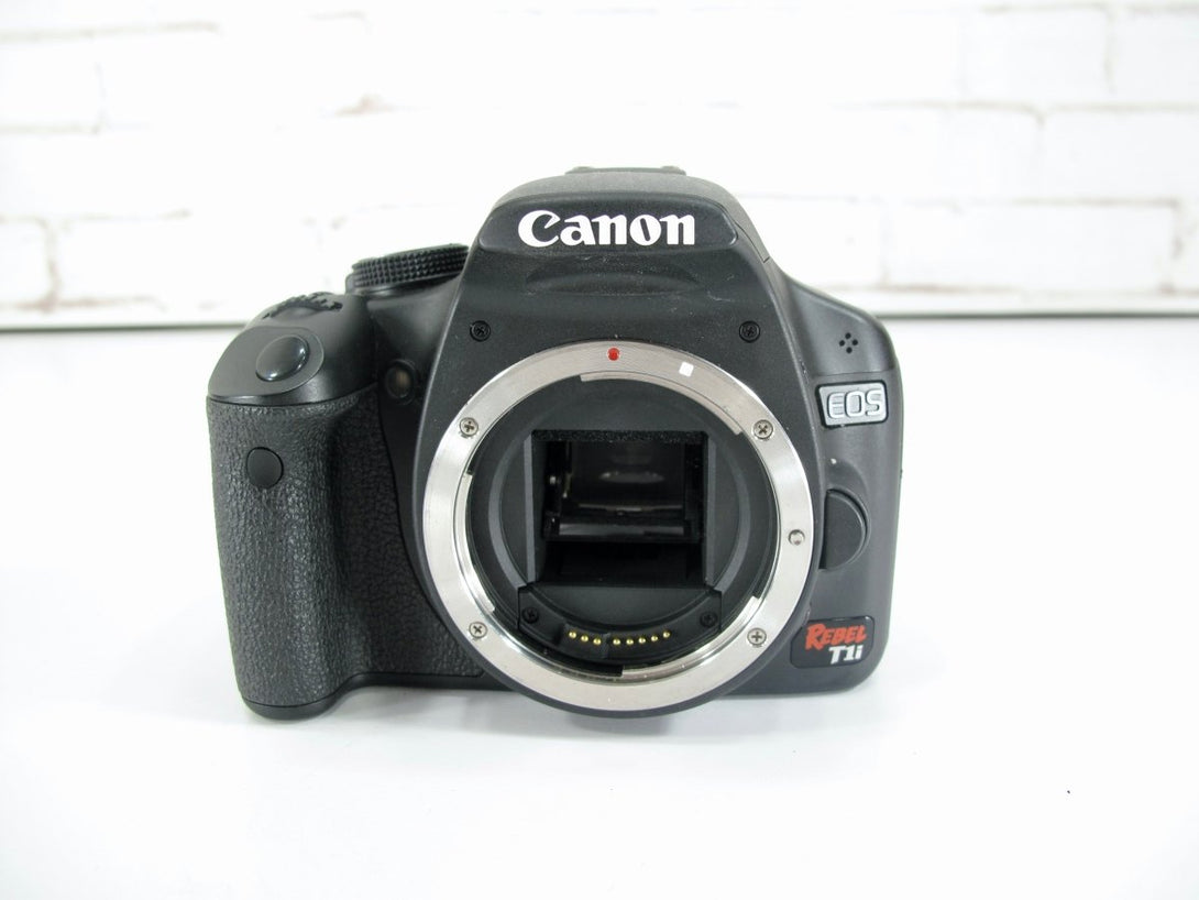 Canon EOS Rebel T1i 15.1 MP CMOS DSLR Digital Camera with 3 - Inch LCD - ZeereeZ