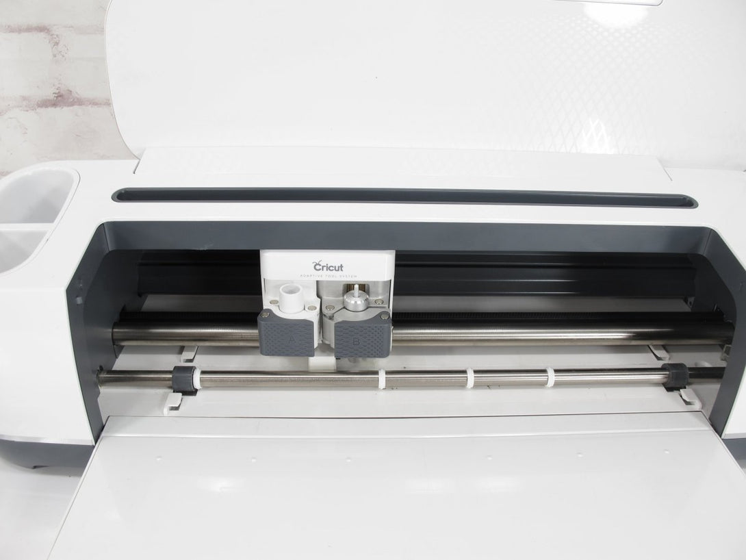 Cricut Maker CXPL301 Die Cutting Home Crafting Machine - ZeereeZ