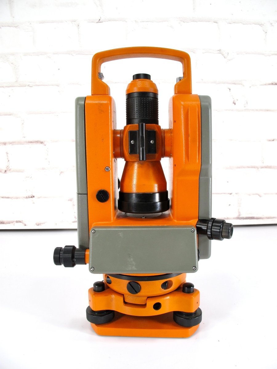 CST Berger DGT20 Precision 20 Second Digital Transit Theodolite w/ Plumbob - ZeereeZ