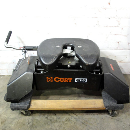 Curt Q25 16096 5th Wheel Hitch for 20 - 22 Silverado Sierra 2500 3500 8ft Bed - ZeereeZ