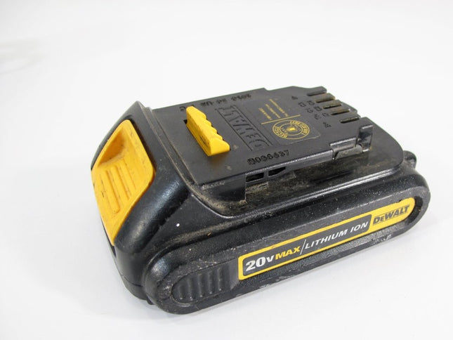 Dewalt DCB201 20 - Volt MAX Lithium - Ion Compact Power Tool Battery Pack 1.5Ah - ZeereeZ