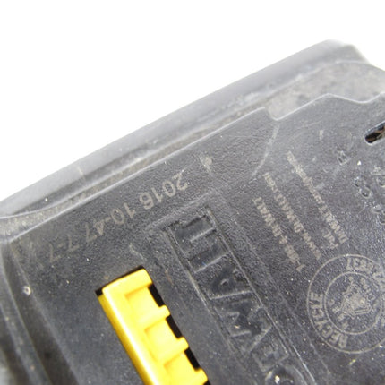Dewalt DCB207 20 - Volt MAX Lithium - Ion Compact Power Tool Battery Pack 1.5Ah - ZeereeZ