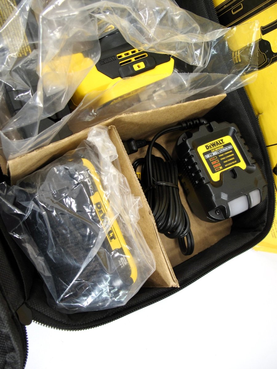 DEWALT DCN701D1 20V MAX 20 - Volt Li - ion Cordless Cable Stapler Kit - ZeereeZ