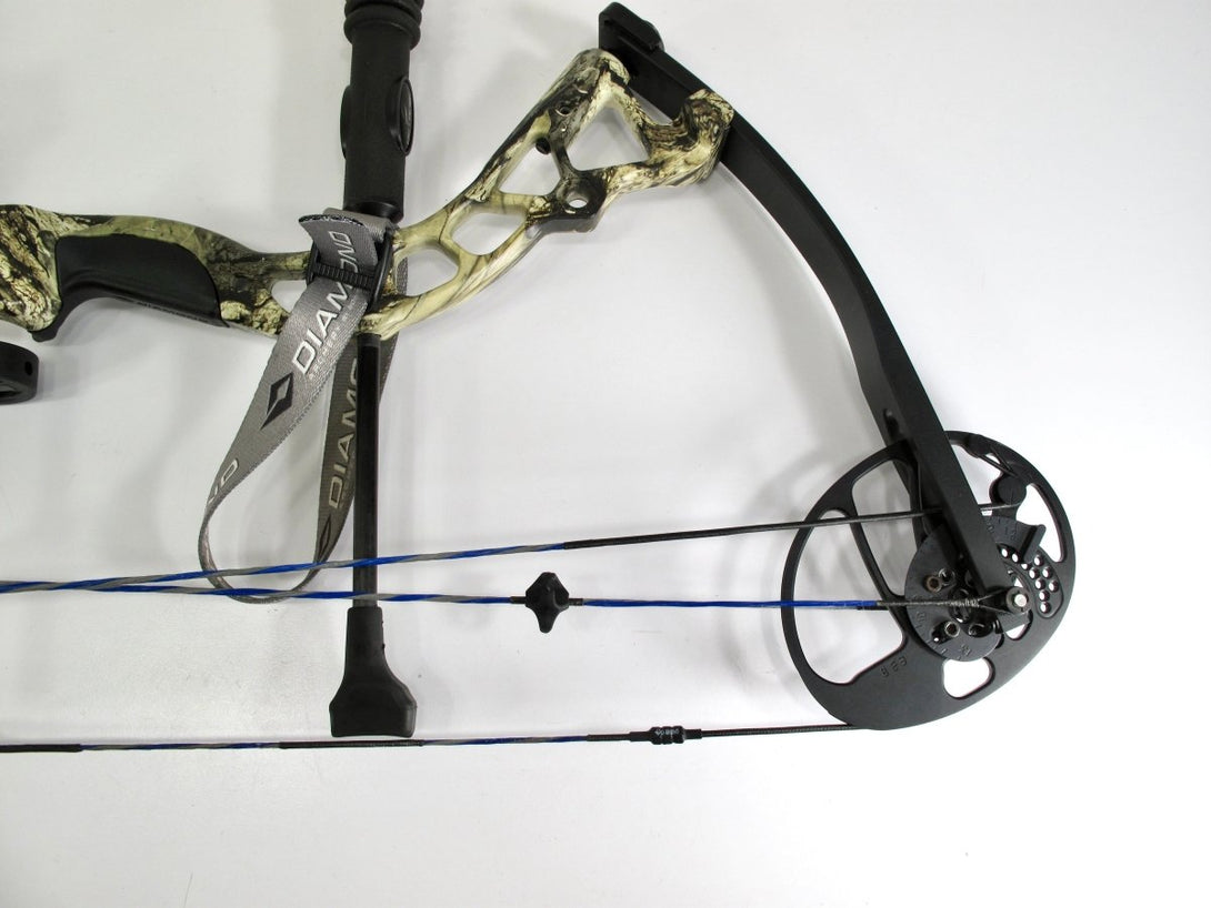 Diamond Infinite Edge Pro 70# 31" Draw Compound Hunting Bow - ZeereeZ