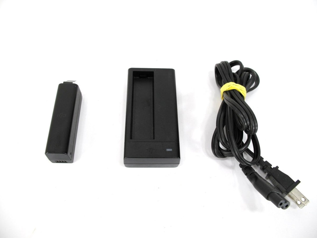 DJI SOY015A - 1260120 Charger & HB01 - 522365 Battery - ZeereeZ