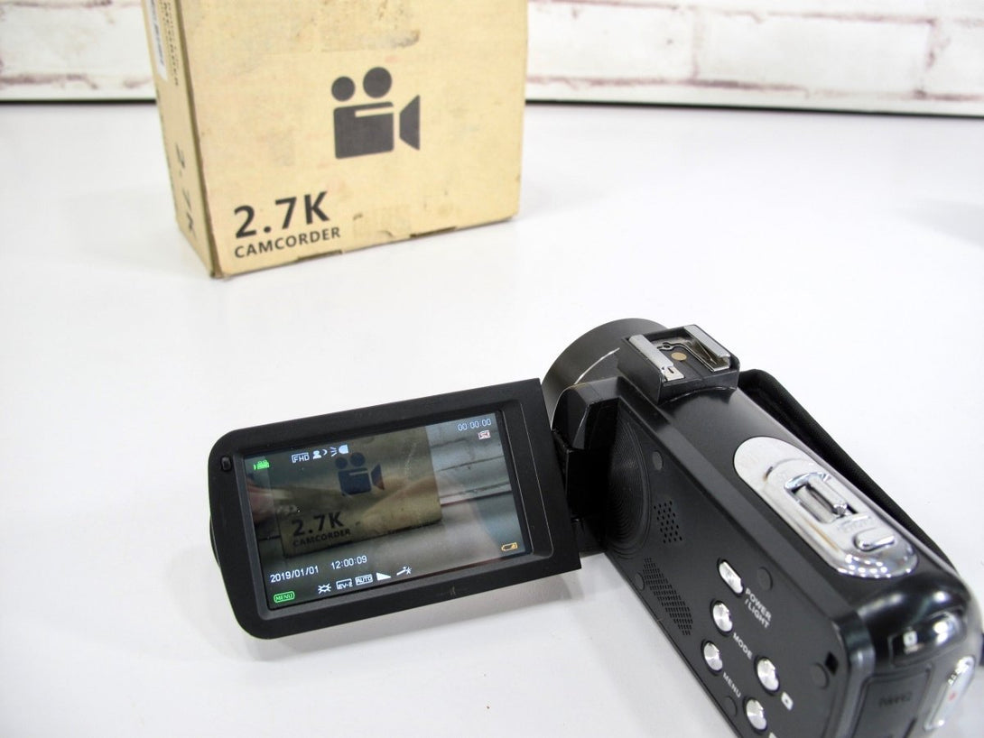 DVC Ultra HD 2.7K 48MP 18X ZOOM Vlogging Camcorder Video Camera w/ Microphone Remote - ZeereeZ