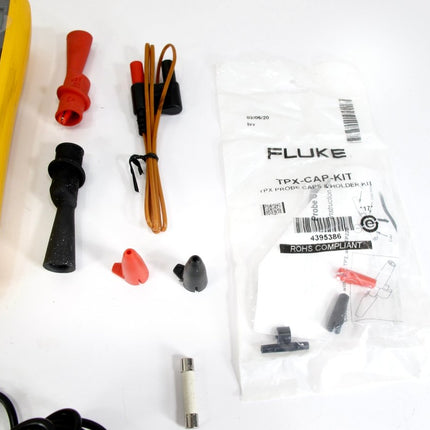 Fluke 179 True RMS Digital Multimeter with Built In Thermometer - ZeereeZ