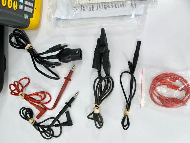 Fluke 199C Scopemeter Color Oscilloscope 200MHz 2 5Gs/s with Accessories - ZeereeZ