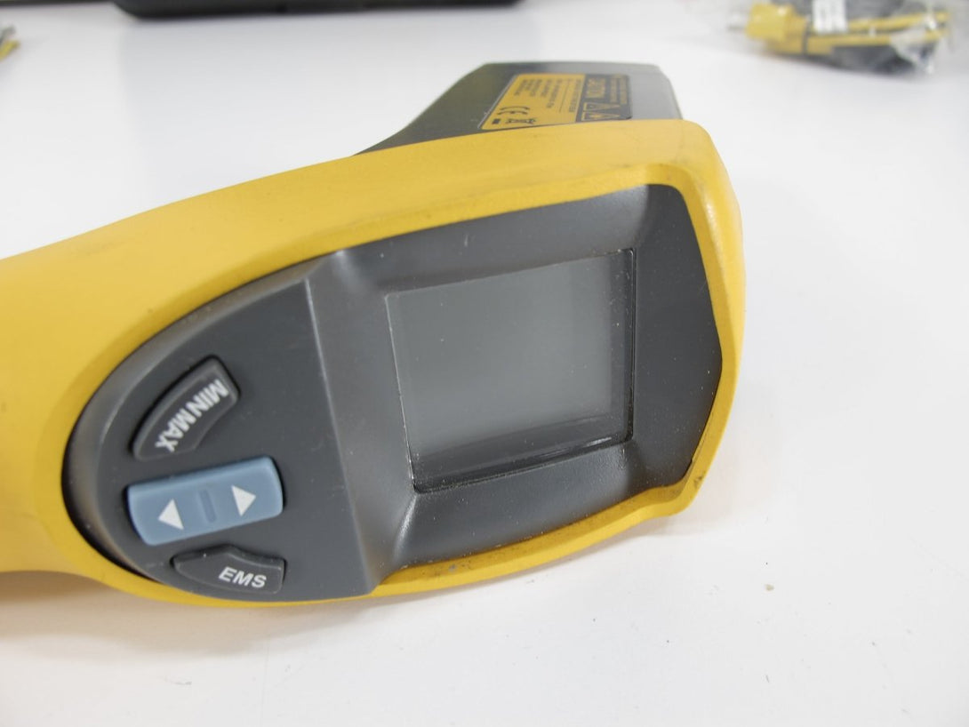 Fluke 561 IR Infrared and Contact HVAC Thermometer - ZeereeZ