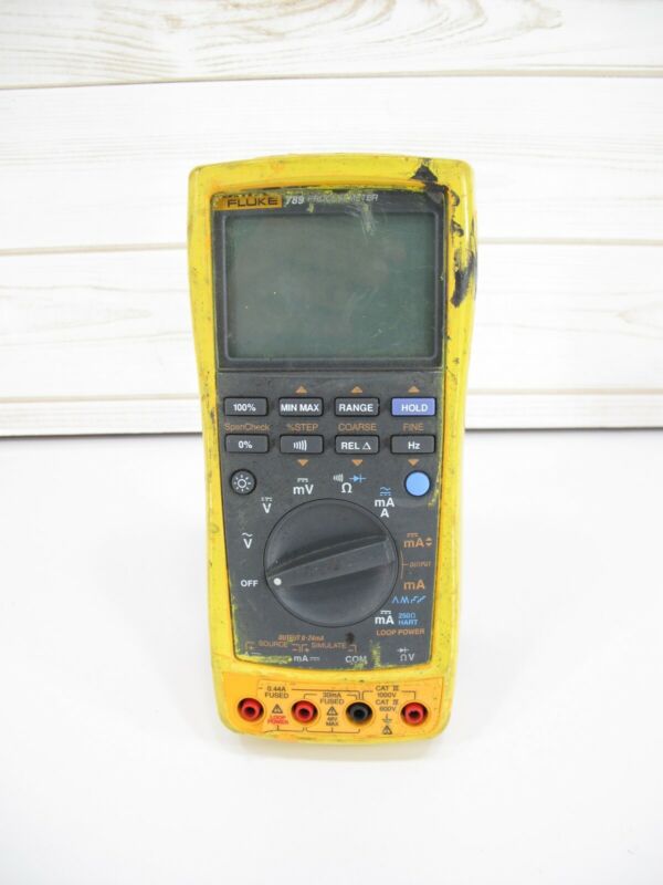 Fluke 789 Multifunction ProcessMeter Loop Calibrator w/ Large Capacity Batt Pack - ZeereeZ