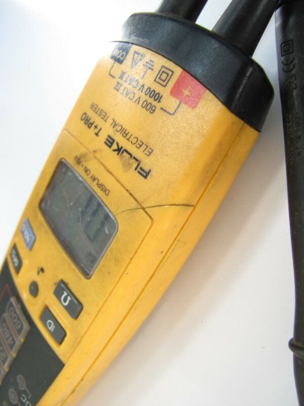 Fluke Electrical Tester T+PRO CAT IV - 600 volt, CAT III - 1000 volt LED Display - ZeereeZ