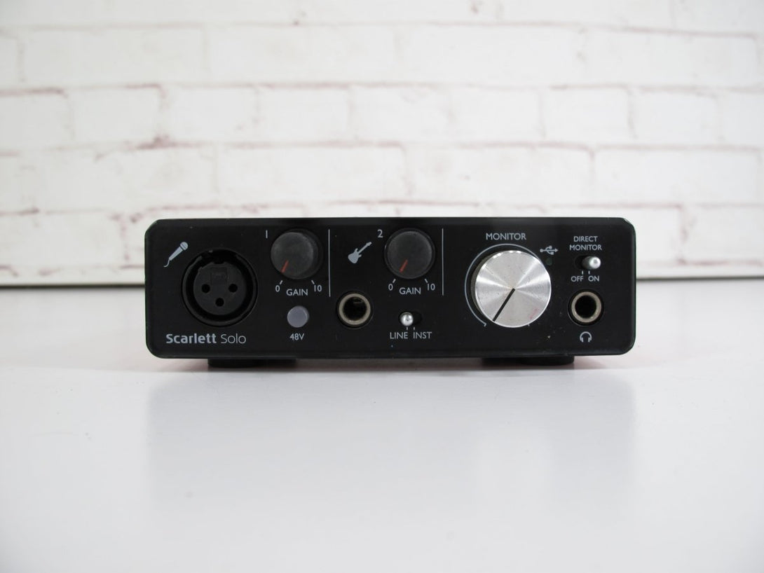 Focusrite Scarlett Solo 1st Gen 24 Bit USB Audio Recording Interface - ZeereeZ