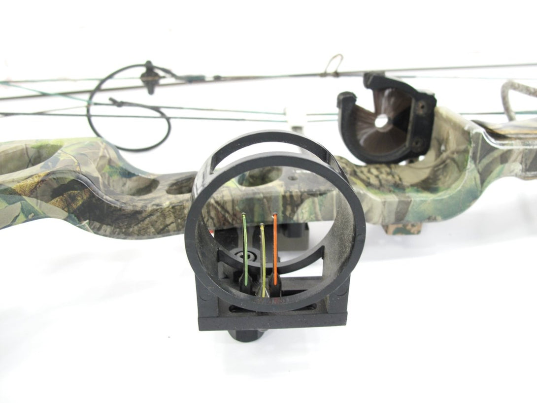 Fred Bear Instinct 29" 70# RH Compound Hunting Bow & Arrow Bundle - ZeereeZ