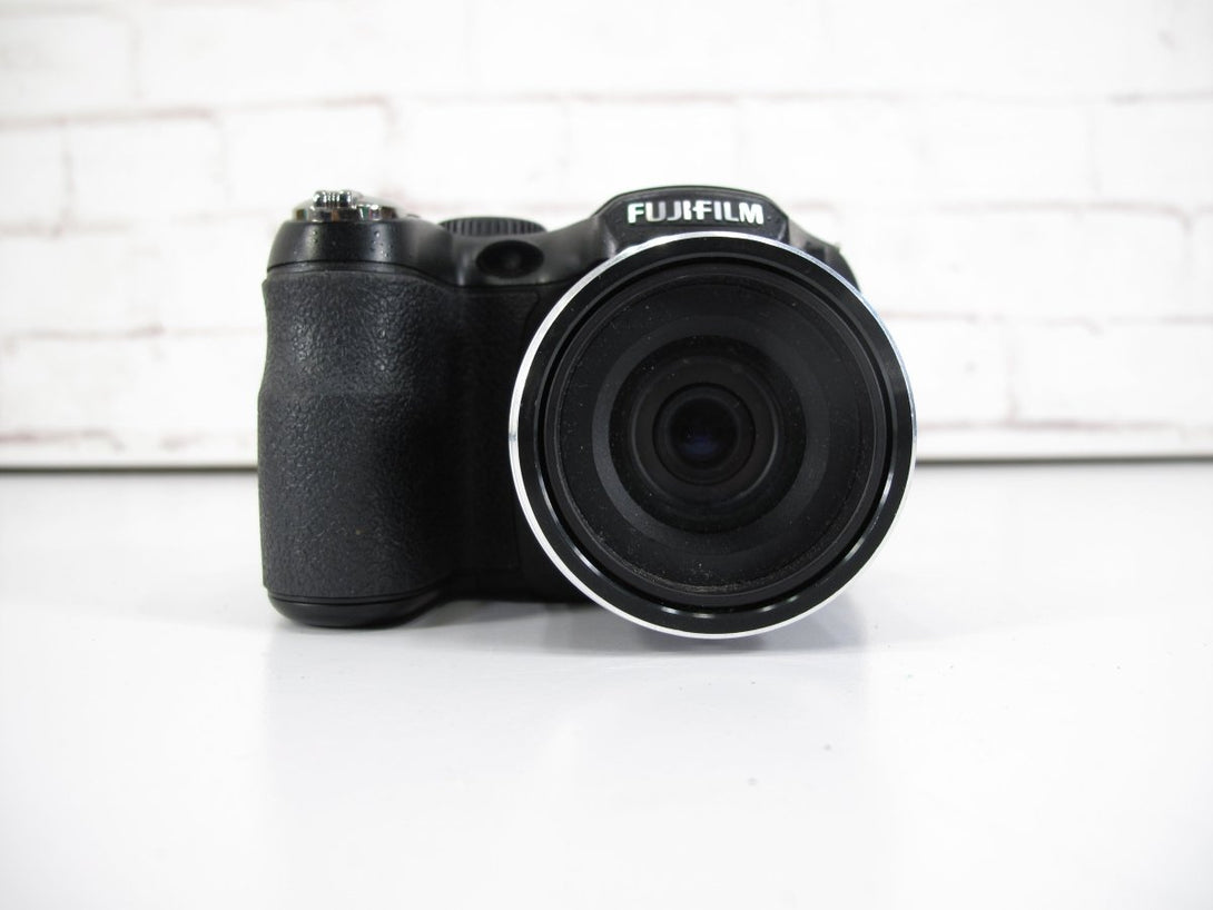 Fuji Fujifilm Finepix S S1800 18x Optical Zoom 12MP Digital Camera - ZeereeZ