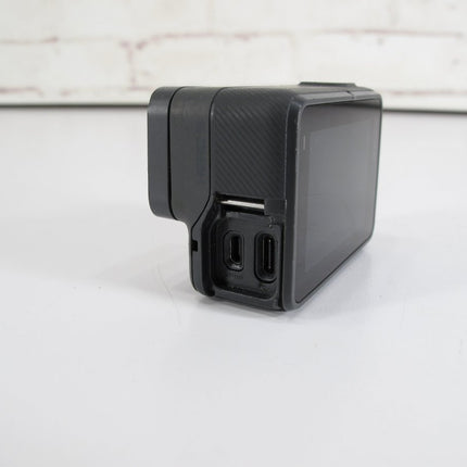 GoPro HERO 5 4K Action Camera 12MP WiFi Bluetooth Stereo Mic MicroSD USB - C Black - ZeereeZ