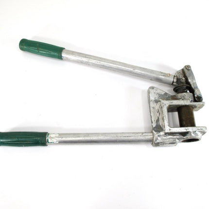 Greenlee 709 7/8" - 1 - 5/8" 20 Gauge Metal Stud Punch - ZeereeZ