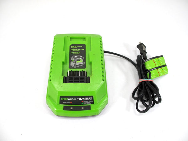 GreenWorks 29482 G - MAX 40V Lithium - ion Battery Charger - Green - ZeereeZ