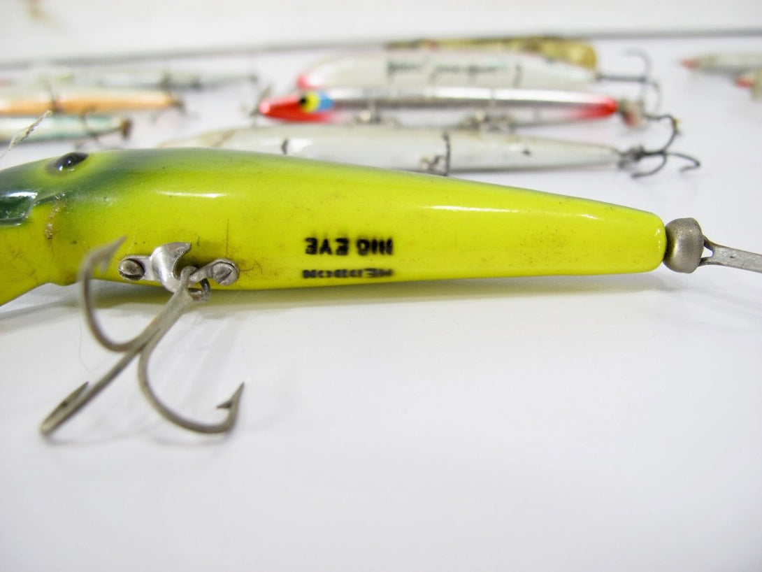 Heddon Rapala & Other Brand Vintage Collection of 33 Lures & Pencil Bobber - ZeereeZ